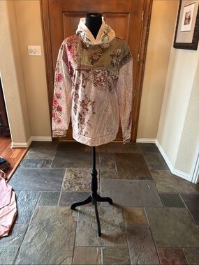 Source Unknown Pink Floral Mid Weight Hoodie